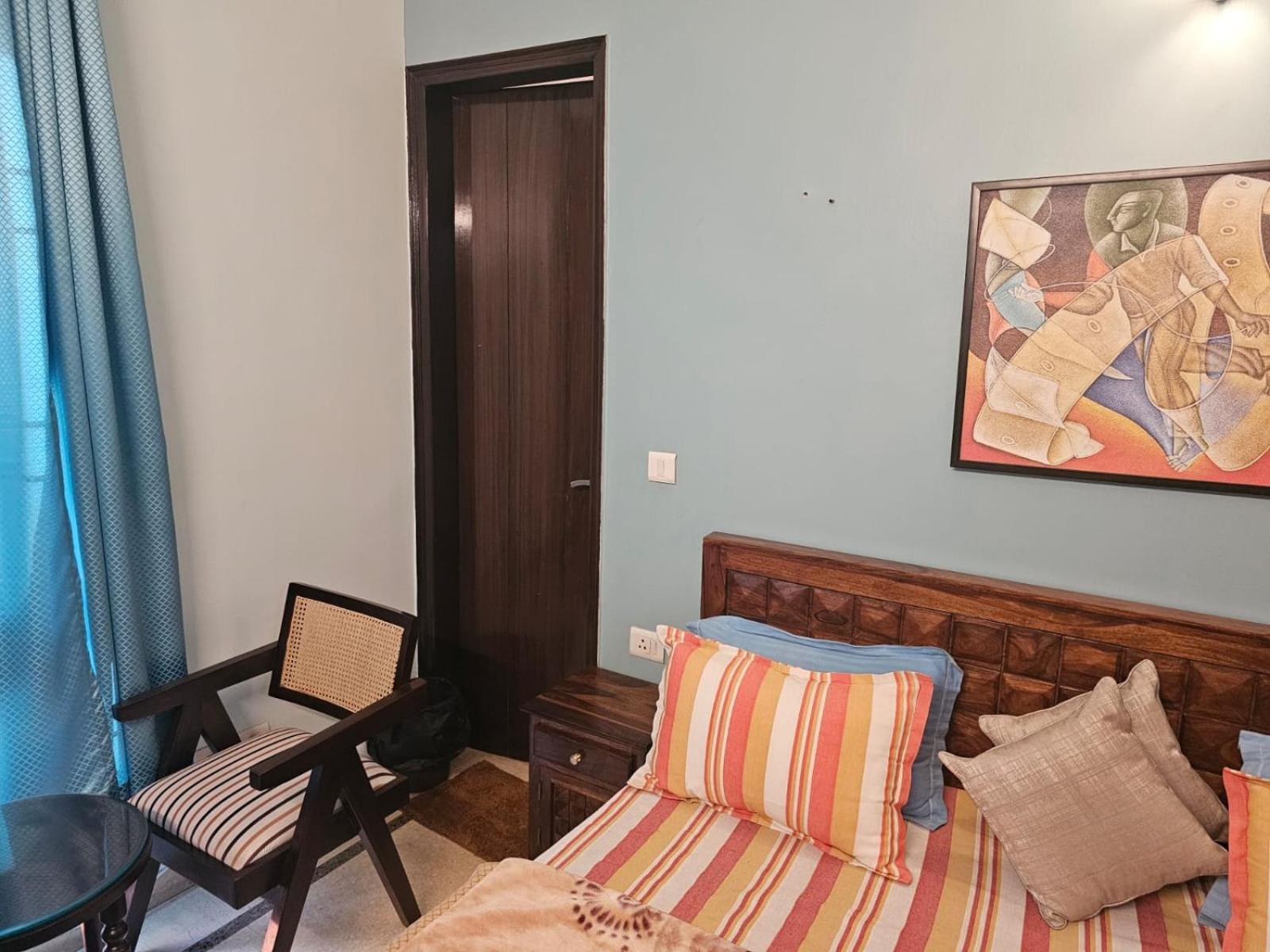 Sky Bloom Luxury Homestay New Delhi Bagian luar foto
