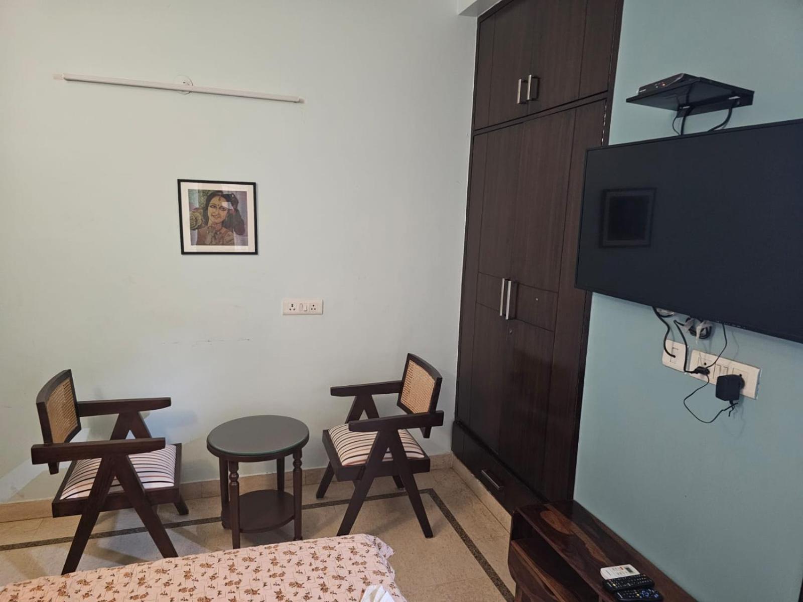 Sky Bloom Luxury Homestay New Delhi Bagian luar foto