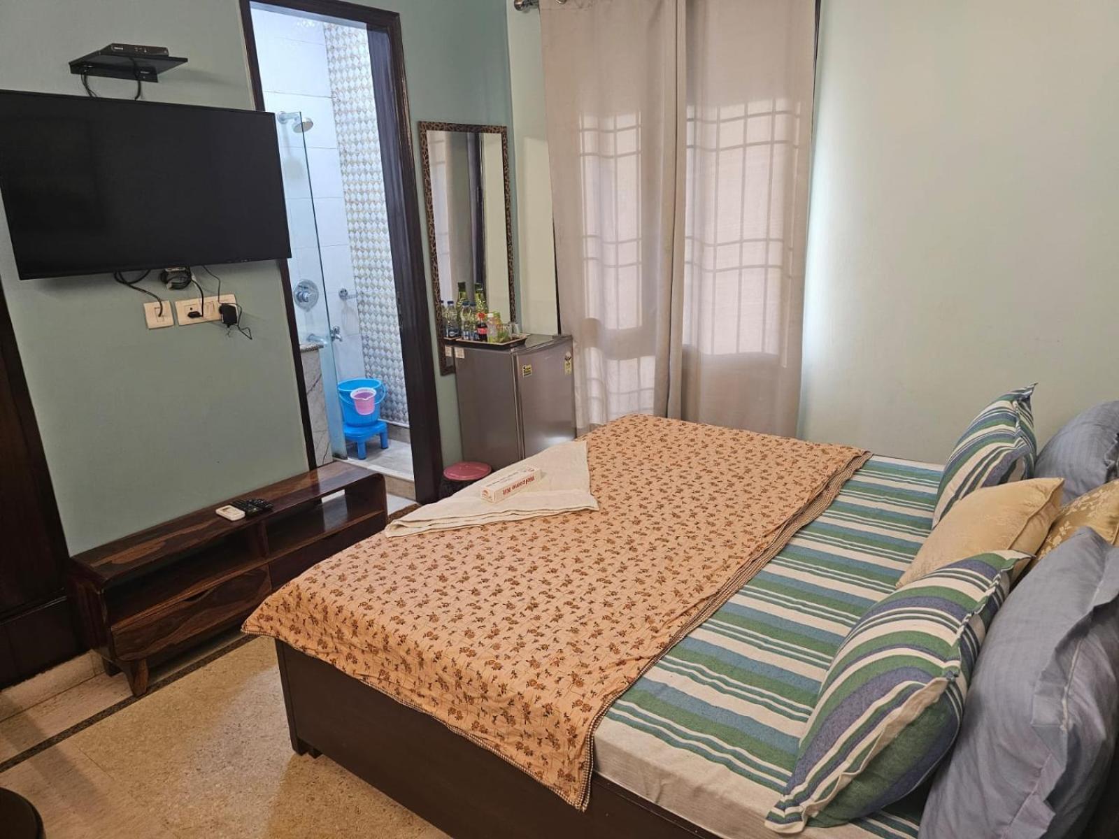 Sky Bloom Luxury Homestay New Delhi Bagian luar foto