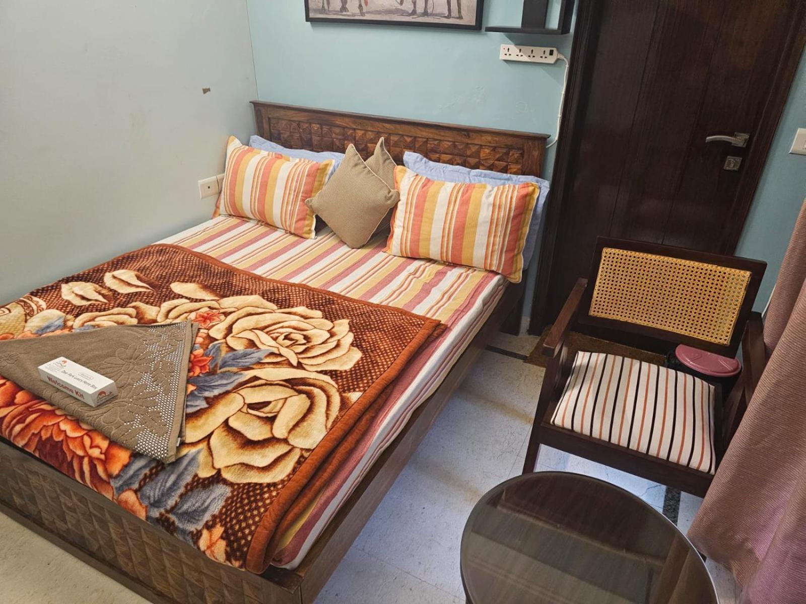 Sky Bloom Luxury Homestay New Delhi Bagian luar foto