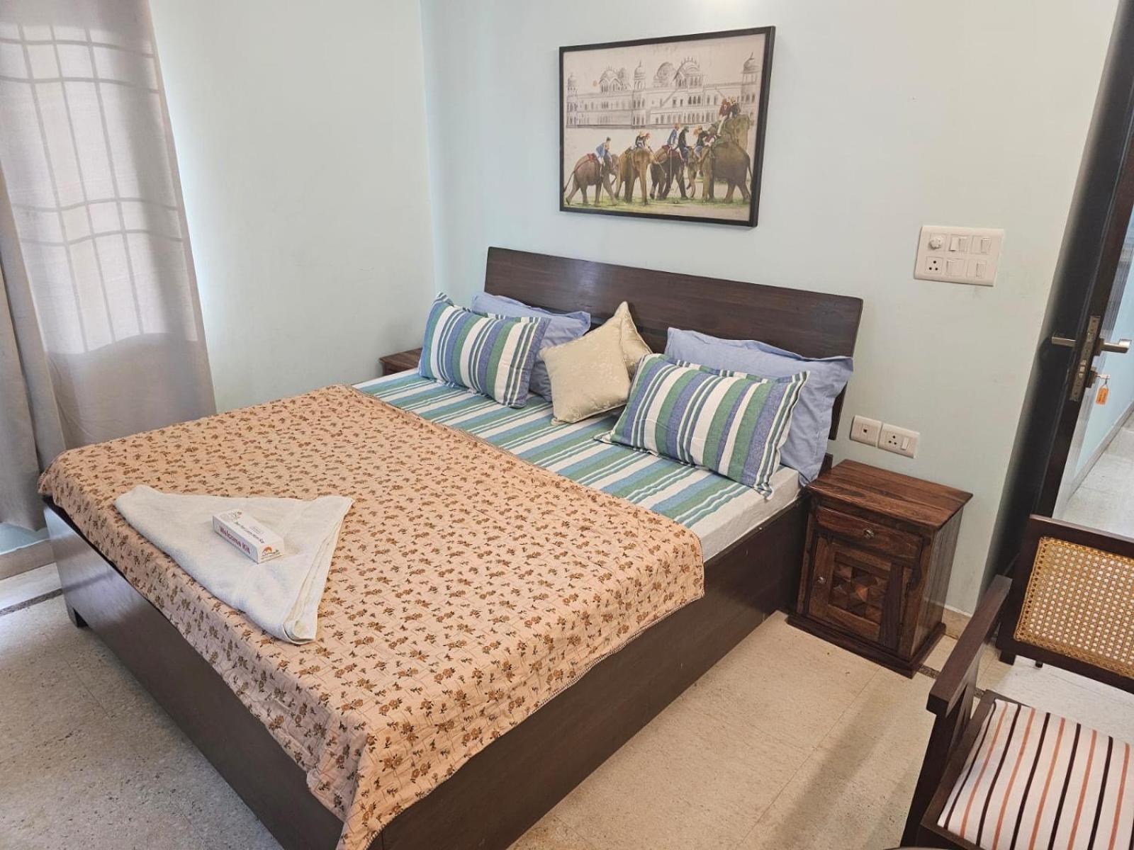 Sky Bloom Luxury Homestay New Delhi Bagian luar foto
