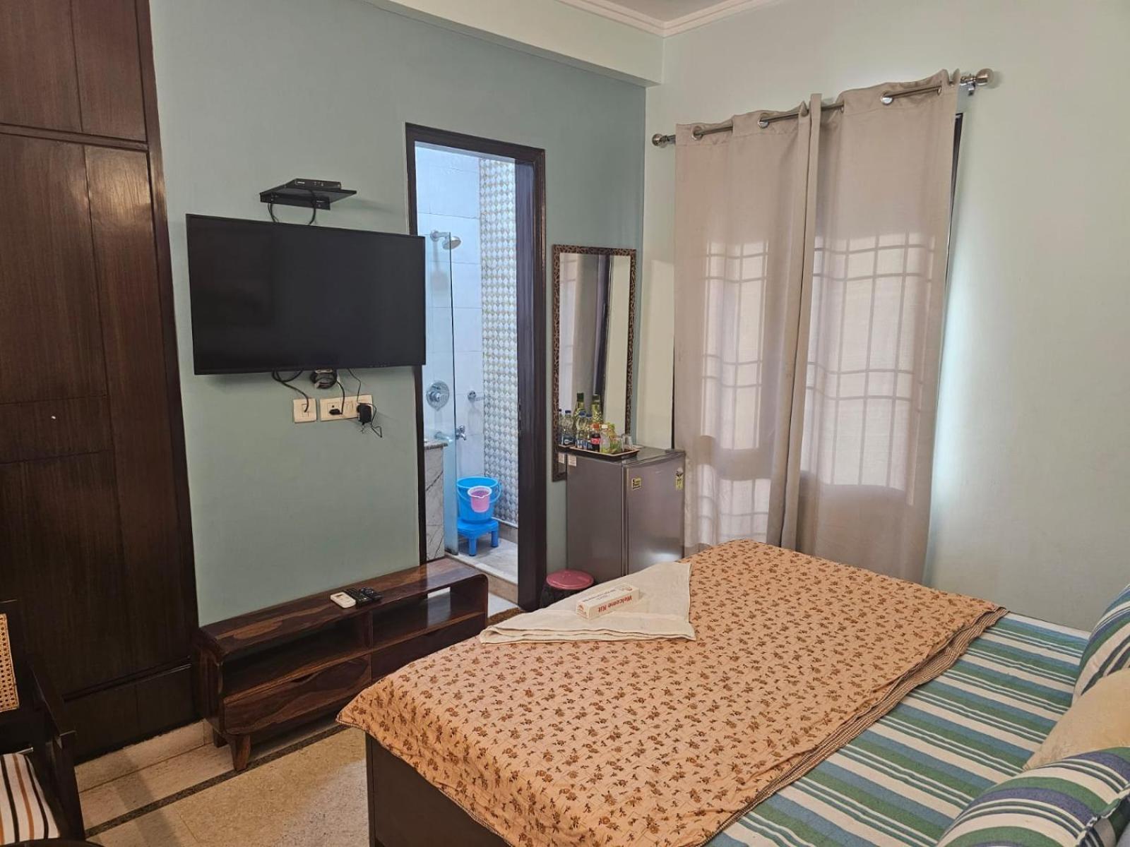Sky Bloom Luxury Homestay New Delhi Bagian luar foto