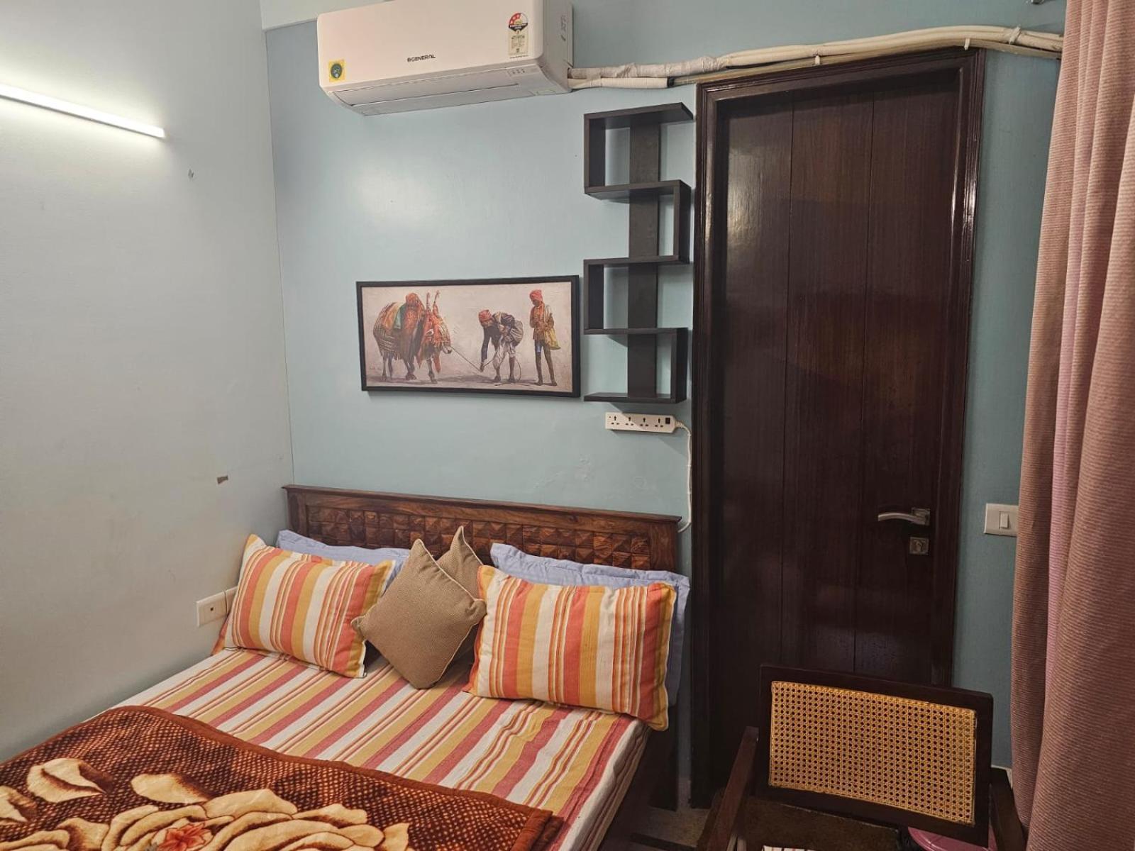 Sky Bloom Luxury Homestay New Delhi Bagian luar foto